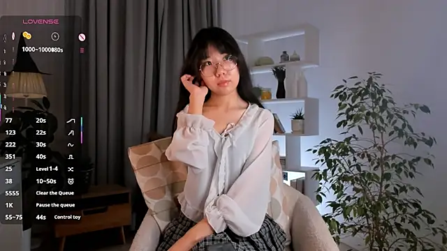 UdelaDodson online show from 11-30-25, 01:09