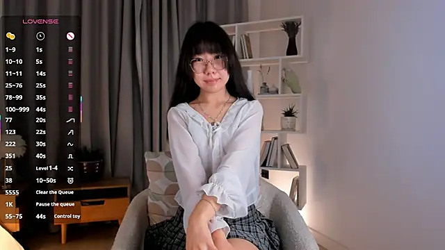 UdelaDodson online show from 12-05-25, 01:25