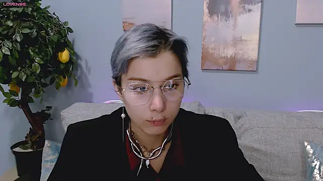 Snapshot of SophieAsh chatting on 09-30-25, 07:02 SophieAsh online show from 09-30-25, 07:02