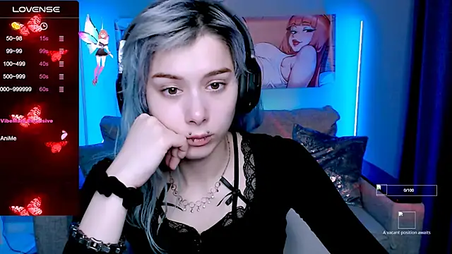 Snapshot of SophieAsh chatting on 10-16-25, 07:09 SophieAsh online show from 10-16-25, 07:09