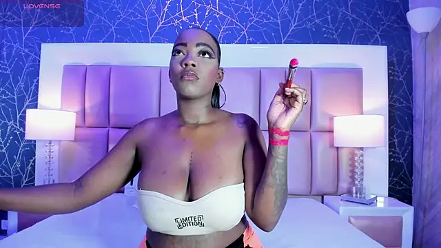 ReinaMiah online show from 10-11-25, 03:50