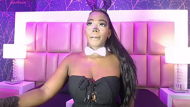 ReinaMiah online show from 10-31-25, 03:40