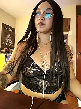 FallsForHerSmile online show from 04-23-26, 05:52