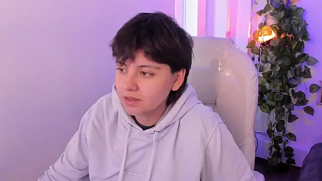 Nathaly ds online show from 04-17-26, 05:49