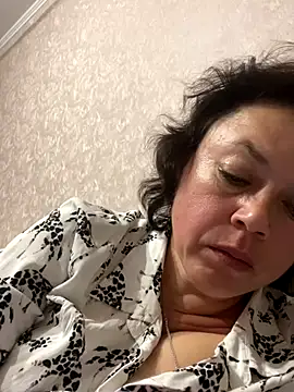 Kiravix online show from 10-17-25, 03:58