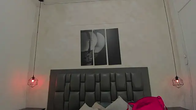 dakota roussee online show from 03-25-26, 12:33