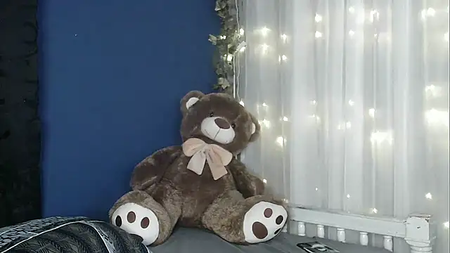 Snapshot of lishainparis18 chatting on 03-06-26, 12:01 lishainparis18 online show from 03-06-26, 12:01