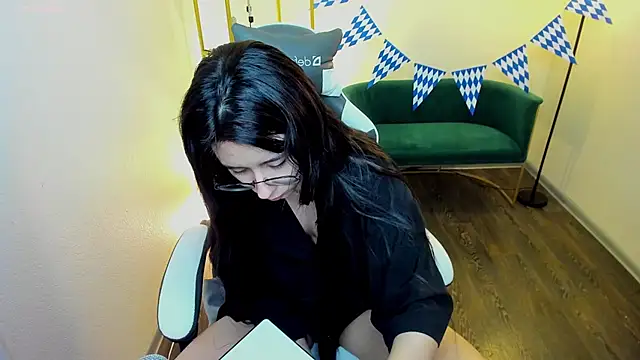 Snapshot of meomeee chatting on 09-16-25, 04:30 meomeee online show from 09-16-25, 04:30