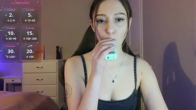 white liillyy online show from 04-08-26, 10:21