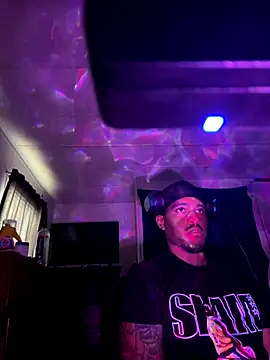 Snapshot of tyrek5051 chatting on 10-19-25, 03:12 tyrek5051 online show from 10-19-25, 03:12