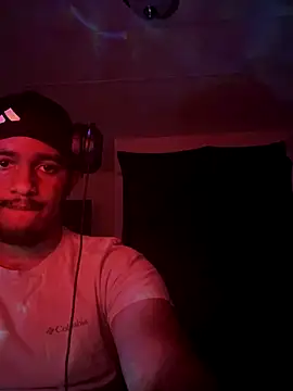 Snapshot of tyrek5051 chatting on 10-27-25, 06:23 tyrek5051 online show from 10-27-25, 06:23