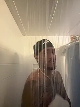 Snapshot of tyrek5051 chatting on 10-28-25, 02:09 tyrek5051 online show from 10-28-25, 02:09