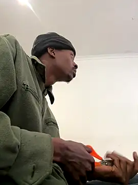 Snapshot of AllDayBbC chatting on 11-11-25, 09:42 AllDayBbC online show from 11-11-25, 09:42