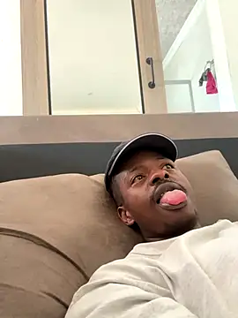 Snapshot of AllDayBbC chatting on 11-23-25, 12:27 AllDayBbC online show from 11-23-25, 12:27