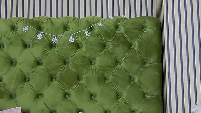 LunaHart online show from 12-17-25, 04:24