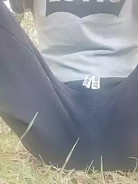 Snapshot of sonotutto chatting on 09-17-25, 11:23 sonotutto online show from 09-17-25, 11:23