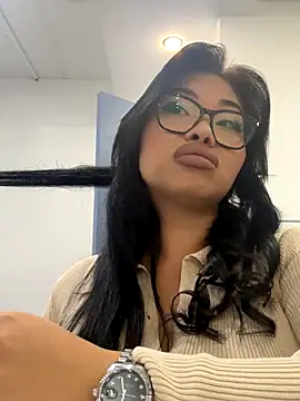 Snapshot of Mia_stepMOM chatting on 09-14-25, 06:01 Mia stepMOM online show from 09-14-25, 06:01