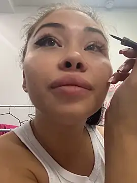 Snapshot of Mia_stepMOM chatting on 09-22-25, 06:26 Mia stepMOM online show from 09-22-25, 06:26