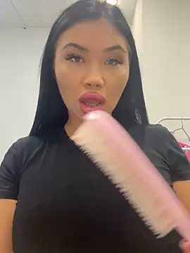 Snapshot of Mia_stepMOM chatting on 09-27-25, 08:08 Mia stepMOM online show from 09-27-25, 08:08