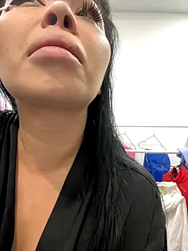 Snapshot of Mia_stepMOM chatting on 10-02-25, 06:31 Mia stepMOM online show from 10-02-25, 06:31