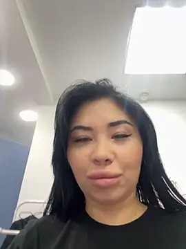 Snapshot of Mia_stepMOM chatting on 10-10-25, 06:01 Mia stepMOM online show from 10-10-25, 06:01