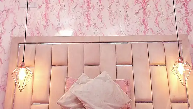 WILD FIREE  online show from 12-19-25, 07:54