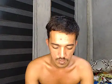 Snapshot of RowyCam chatting on 09-16-25, 04:30 RowyCam online show from 09-16-25, 04:30