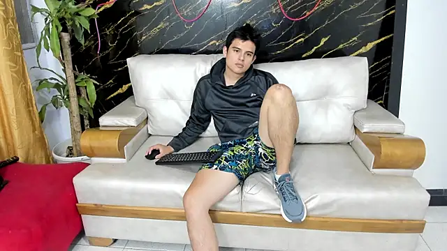 Snapshot of invincible200 chatting on 09-11-25, 01:33 invincible200 online show from 09-11-25, 01:33