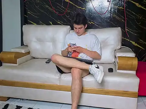 Snapshot of invincible200 chatting on 09-22-25, 02:30 invincible200 online show from 09-22-25, 02:30