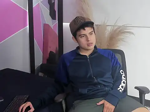 Snapshot of invincible200 chatting on 09-26-25, 02:10 invincible200 online show from 09-26-25, 02:10