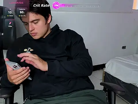 Snapshot of invincible200 chatting on 10-22-25, 02:06 invincible200 online show from 10-22-25, 02:06