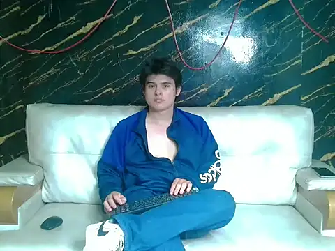 Snapshot of invincible200 chatting on 11-28-25, 02:42 invincible200 online show from 11-28-25, 02:42