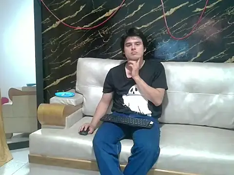 Snapshot of invincible200 chatting on 12-01-25, 03:06 invincible200 online show from 12-01-25, 03:06