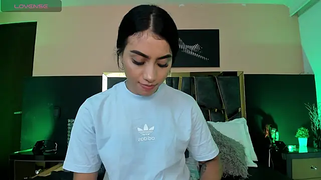 ScarletTorres online show from 11-16-25, 05:07