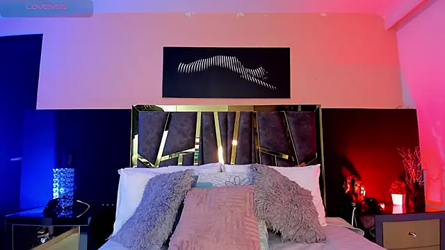 ScarletTorres online show from 11-18-25, 07:40