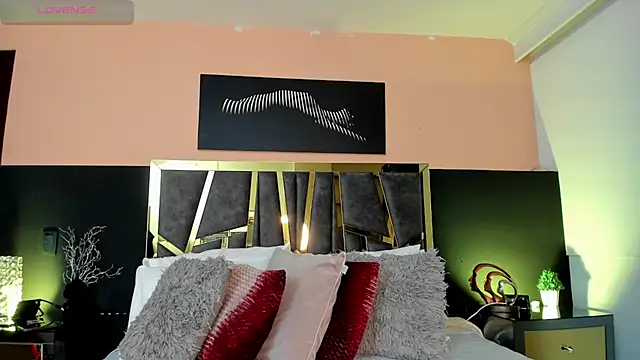 ScarletTorres online show from 12-04-25, 07:11