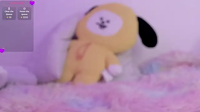 Chloemin online show from 10-27-25, 08:46