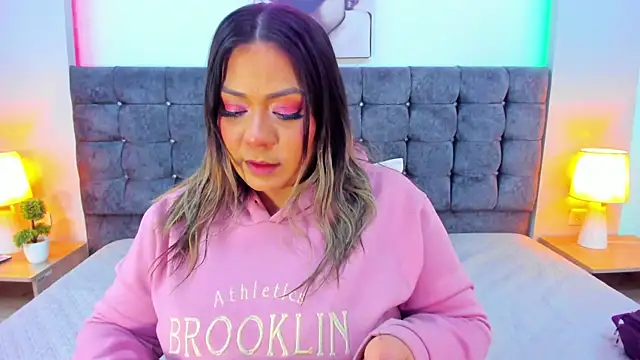 isabella horney  online show from 01-10-26, 06:09