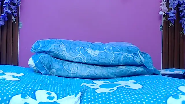 skinnybarbie022 online show from 06-08-26, 01:28