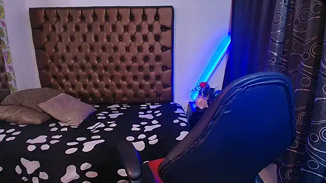 lailahdark online show from 04-06-26, 08:43