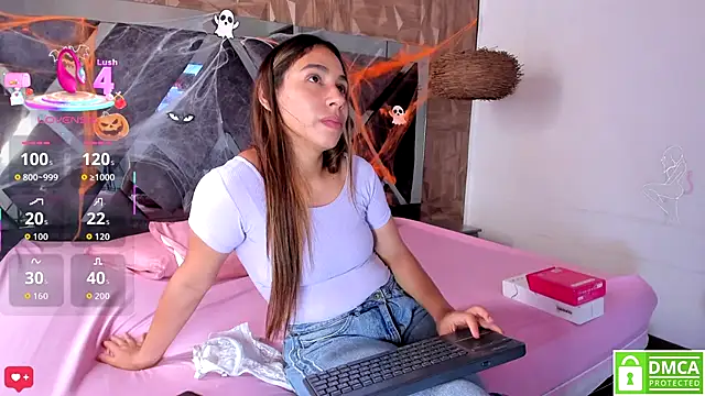 Selene  Lopez  online show from 11-01-25, 08:22