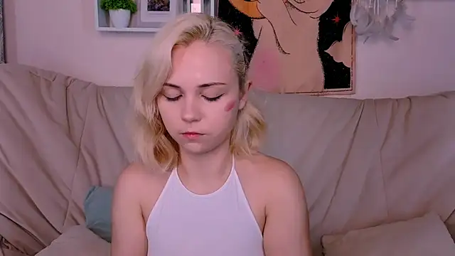 Snapshot of Charlotte_Colinss chatting on 09-14-25, 04:55 Charlotte Colinss online show from 09-14-25, 04:55