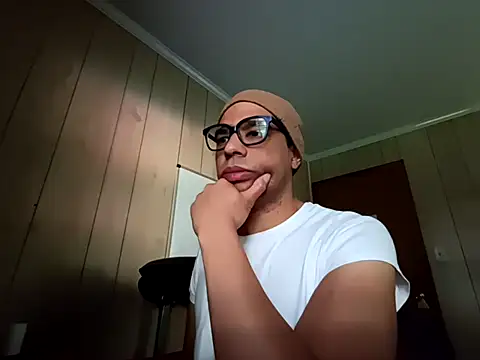 NaturalBeautyQueen online show from 09-20-25, 01:45