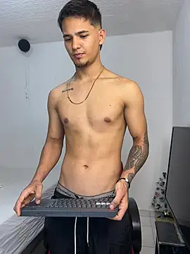 Alex mojica online show from 02-07-26, 06:17