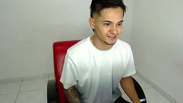 Alex mojica online show from 03-06-26, 08:11