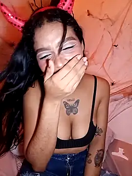 Snapshot of NekoAbby chatting on 10-17-25, 05:21 NekoAbby online show from 10-17-25, 05:21