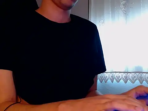 Snapshot of JoeisHere__ chatting on 10-31-25, 04:41 JoeisHere   online show from 10-31-25, 04:41