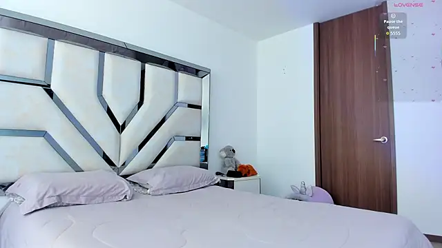 Michelle Ferrerr online show from 12-03-25, 08:29