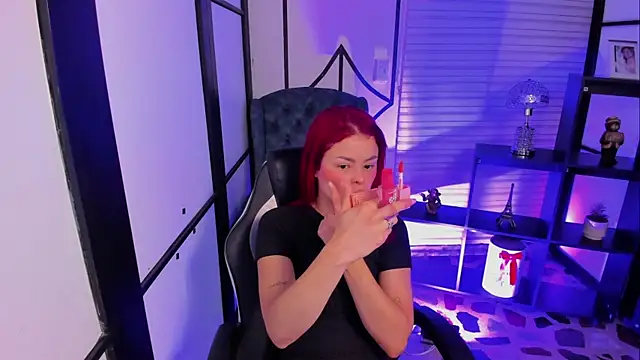 NahomiRichards  online show from 10-16-25, 05:08