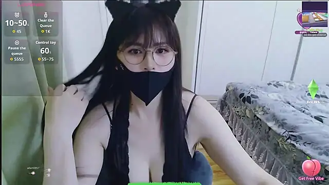 Winnie-01 online show from 03-31-26, 02:39